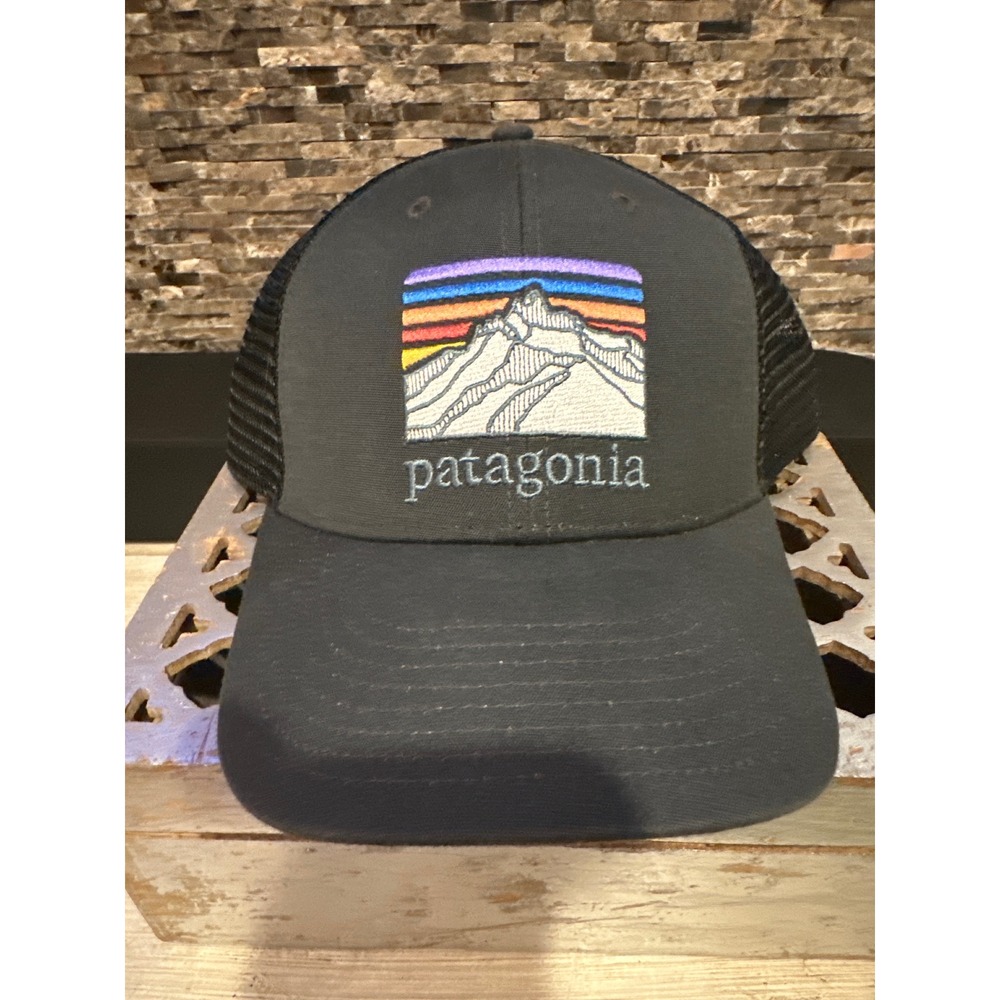 Patagonia P-6 Logo Trucker Hat Mens Black Mesh Snapback Cap 38289